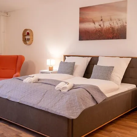 Dreamcation - Ehemaliges Pfarrhaus, 3d-tour, Netflix, Terrasse, Bbq, Küche, 130qm Kelheim