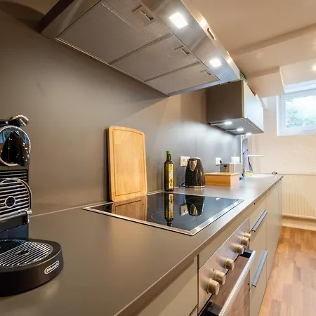 Dreamcation - Ehemaliges Pfarrhaus, 3d-tour, Netflix, Terrasse, Bbq, Küche, 130qm Kelheim