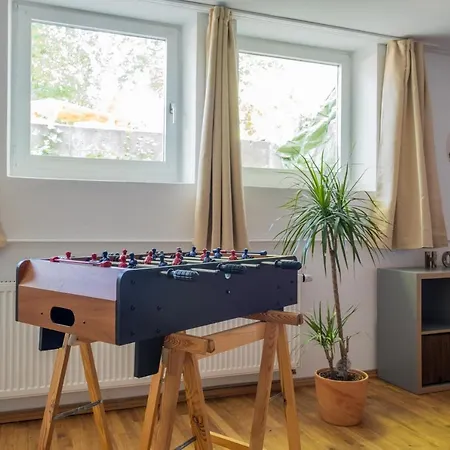 Apartment Dreamcation - Ehemaliges Pfarrhaus, 3d-tour, Netflix, Terrasse, Bbq, Küche, 130qm